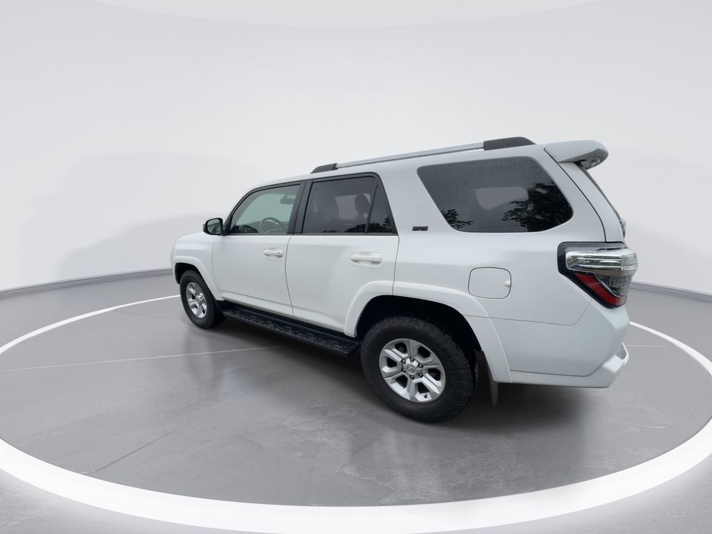 Used 2019 White Toyota SR5 image 6