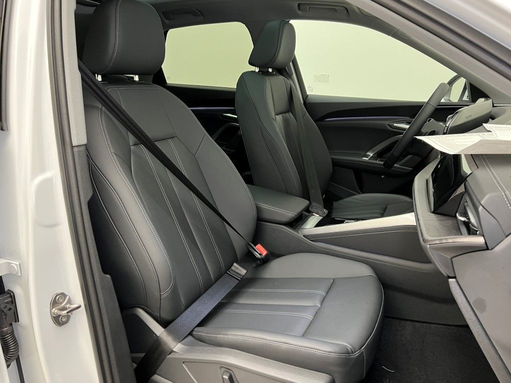 Thumbnail: 2025 Audi Q5 - 14