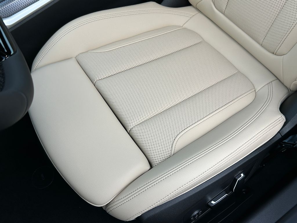 Thumbnail: 2026 BMW 3 Series - 15