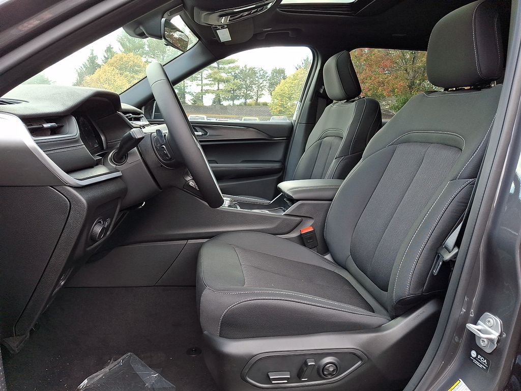 New 2025 Jeep Grand Cherokee L SUV