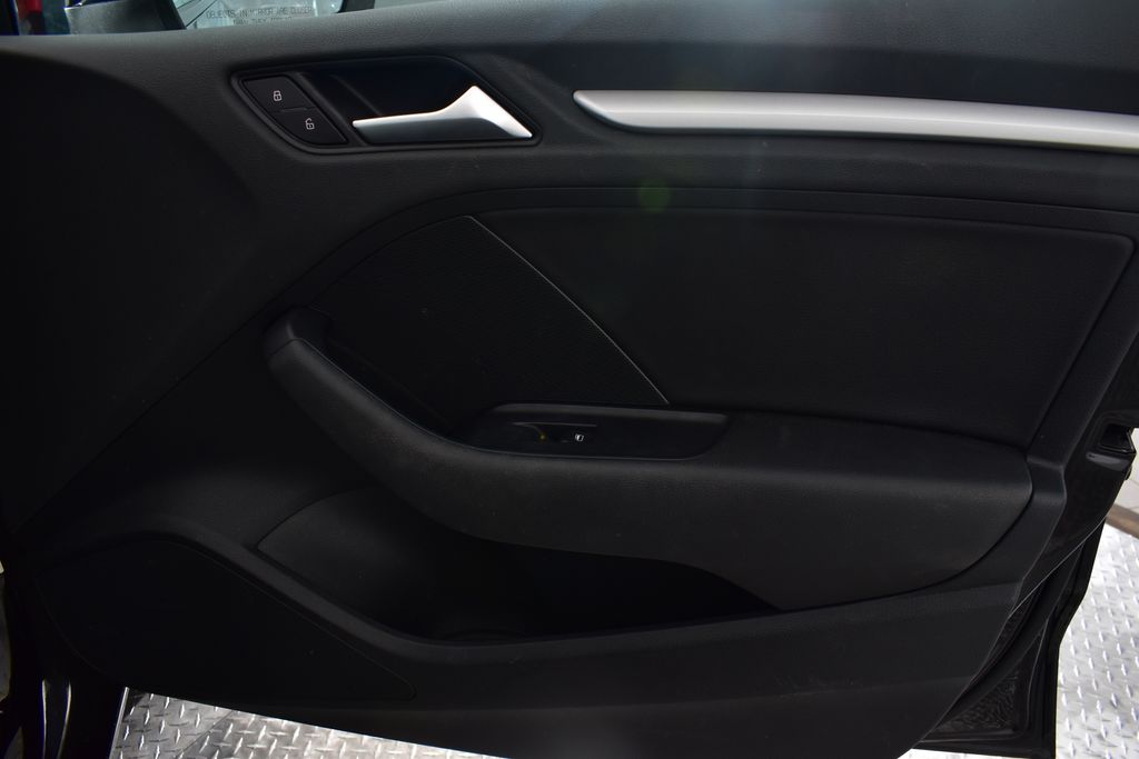 2015 Audi A3 Premium 31