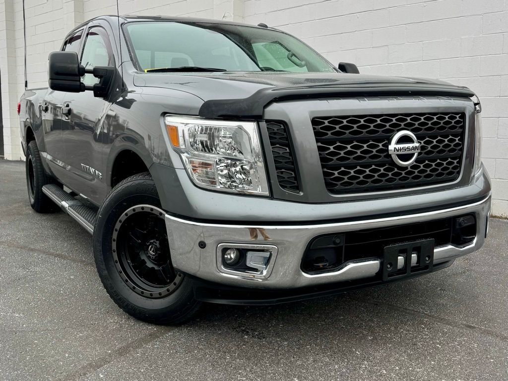 2019 Nissan Titan SV Crew Cab 4WD