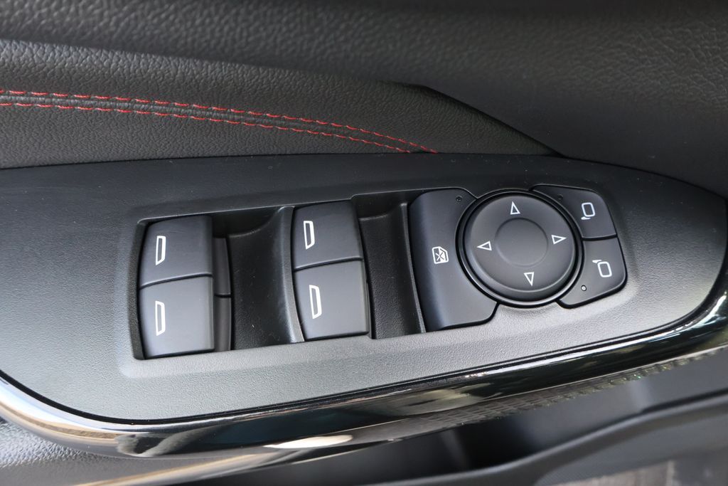 Thumbnail: 2026 Chevrolet Trax - 17