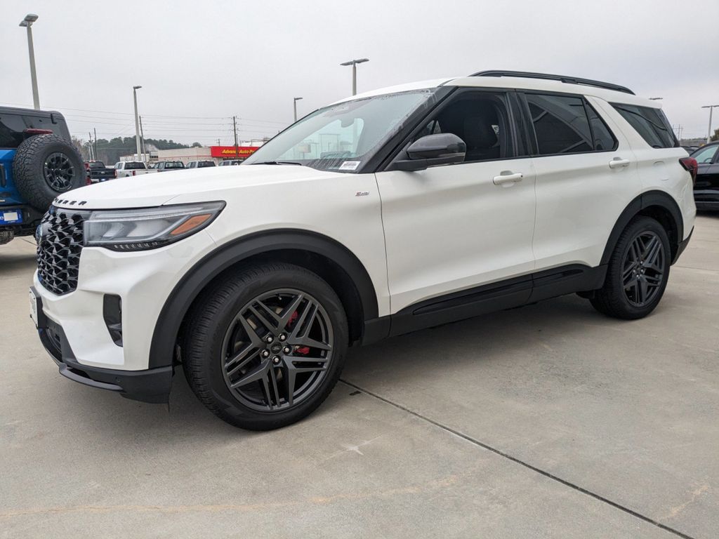 2025 Ford Explorer ST-Line