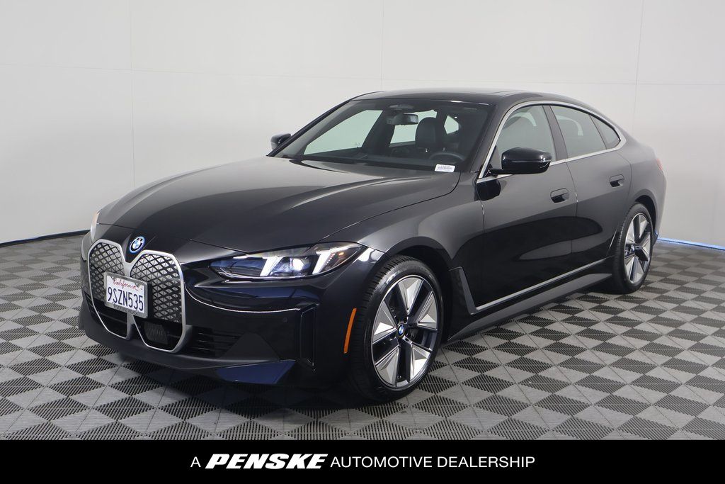 Thumbnail: 2025 BMW i4 - 1