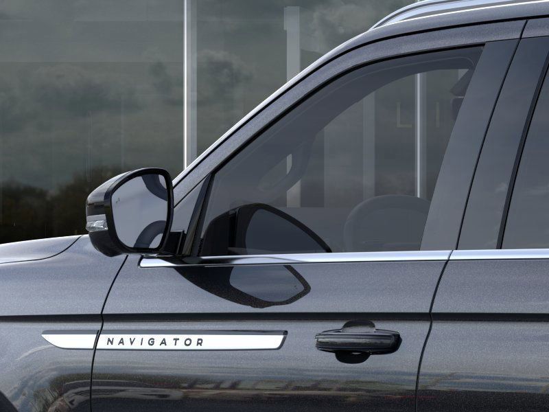 Thumbnail: 2025 Lincoln Navigator L - 20