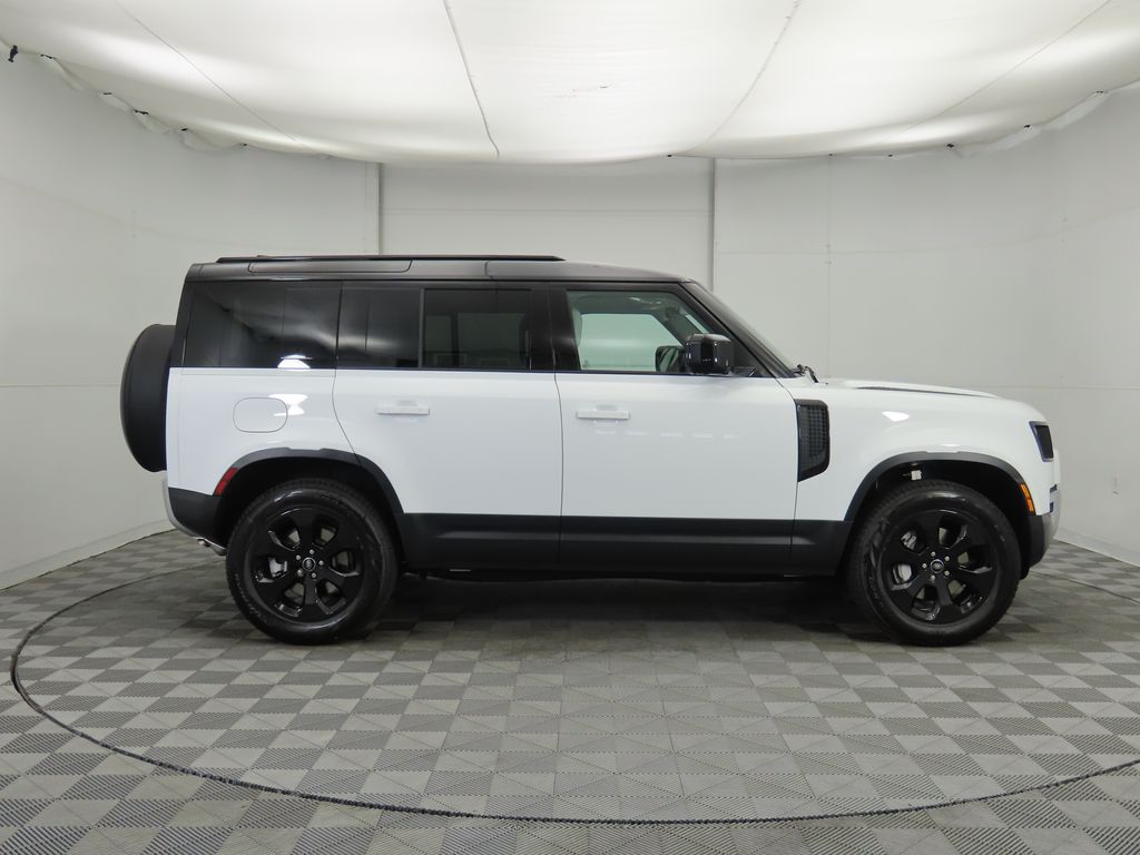 Thumbnail: 2025 Land Rover Defender - 4