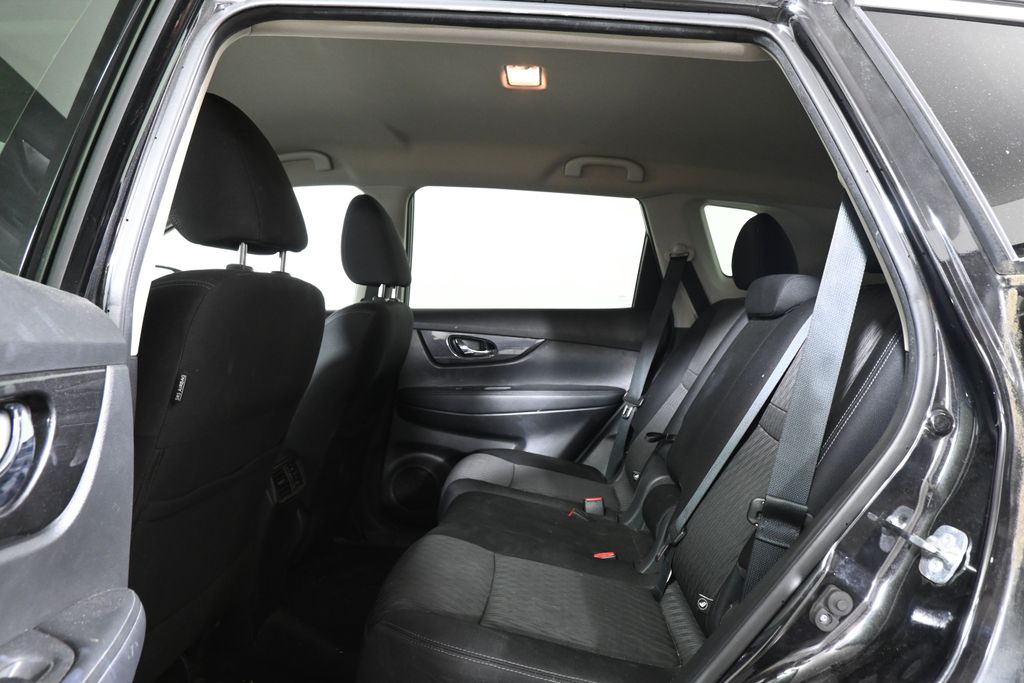Thumbnail: 2017 Nissan Rogue - 6