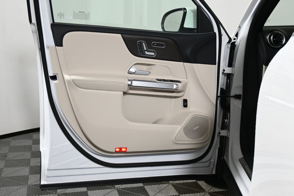 Thumbnail: 2026 Mercedes-Benz GLB - 28