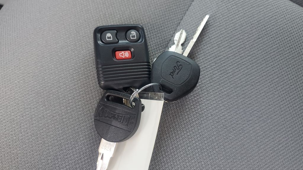 New 2026 White Ford Base image 42