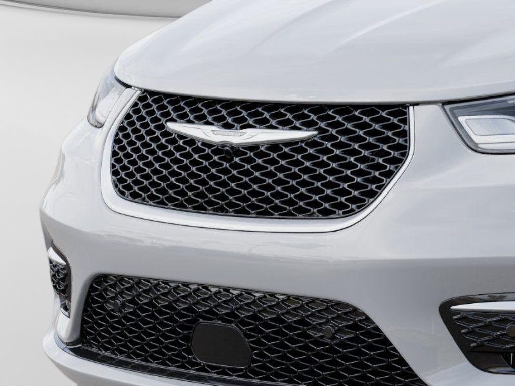 2026 Chrysler Pacifica Pinnacle White at South Hills CDJR