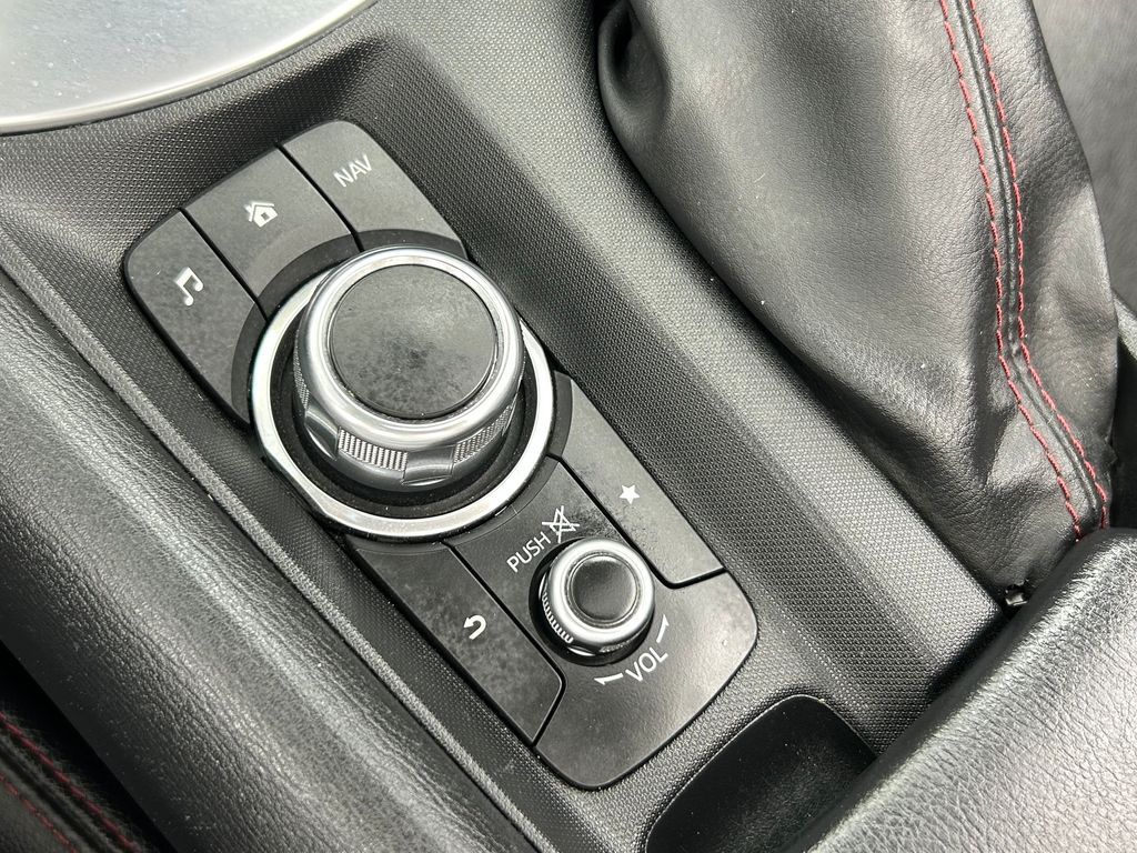 Used 2016 Ceramic Metallic Mazda Grand Touring image 29