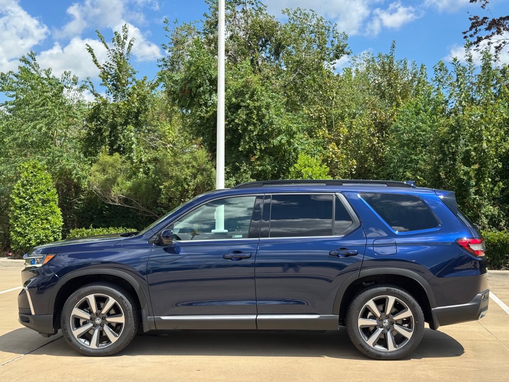 2024 Honda Pilot Touring  at Community Honda