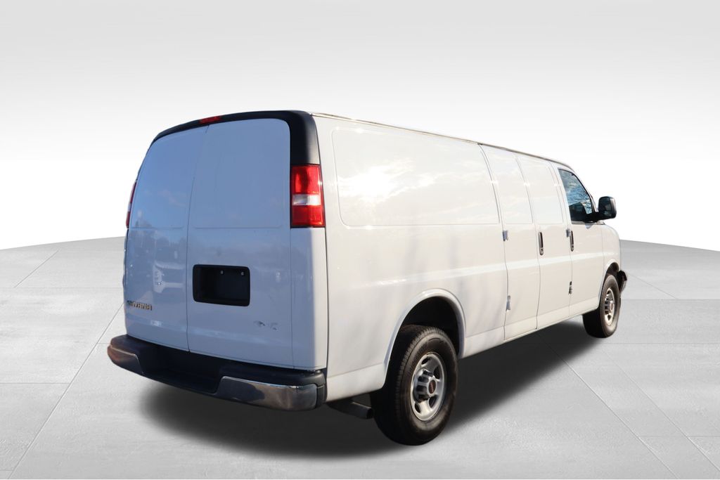 2017 GMC Savana 2500 Work Van 8