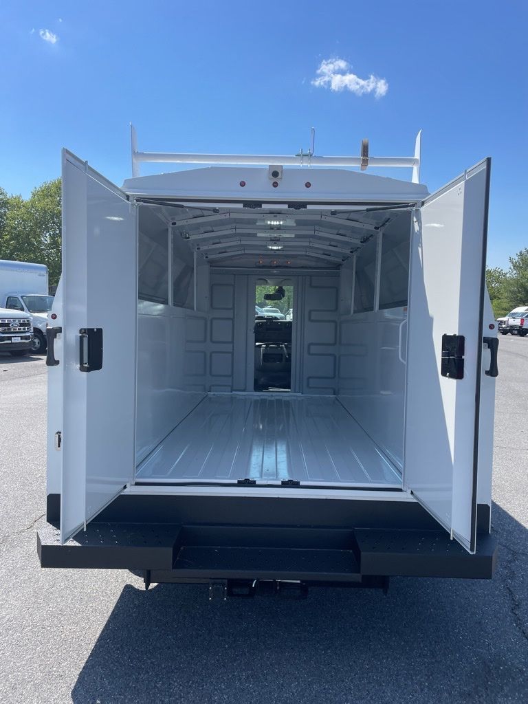 2026 Ford E-350 Cutaway 