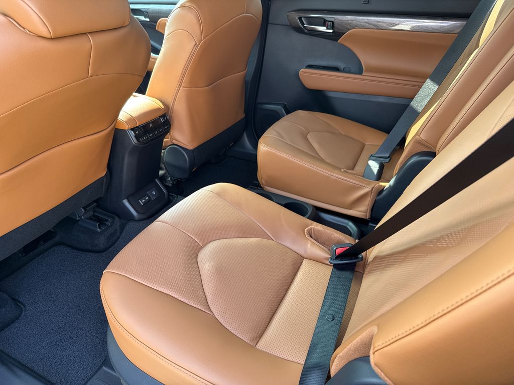 Used 2026 Toyota Highlander SUV
