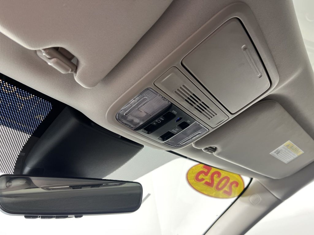 Thumbnail: 2025 Honda Odyssey - 28