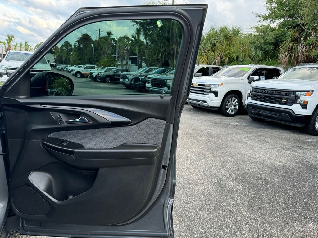 2021 Chevrolet TrailBlazer LS 65