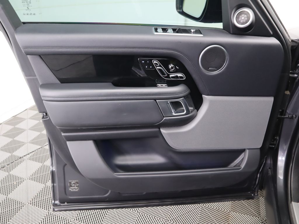 Thumbnail: 2018 Land Rover Range Rover - 24