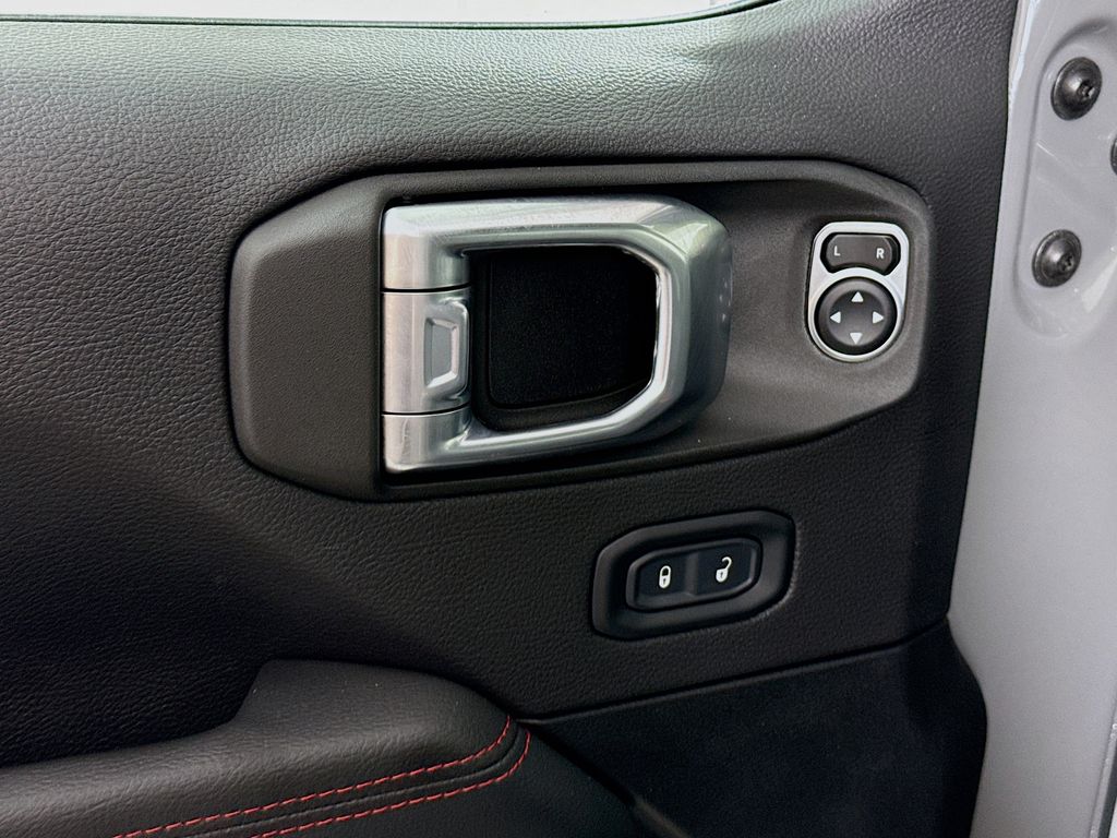 Thumbnail: 2023 Jeep Gladiator - 24