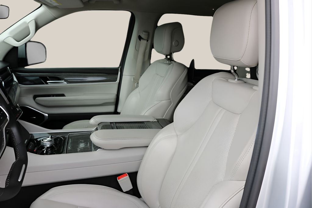 Used Car 2022 Jeep Wagoneer  Series Iii For Sale Under $50,000 In Austin, Texas