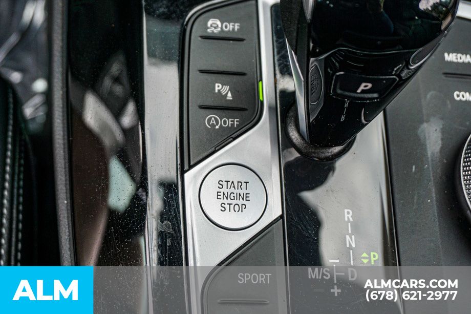 Used 2025 Black BMW xDrive30i image 44