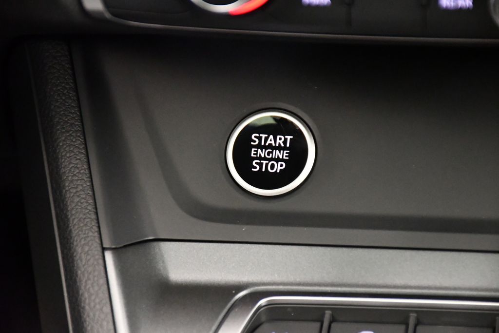 Thumbnail: 2025 Audi Q3 - 30