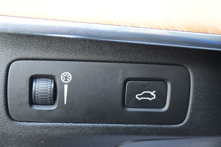 Used Car 2018 Volvo Xc90  T6 Inscription For Sale Under $20,000 In Georgetown, Texas