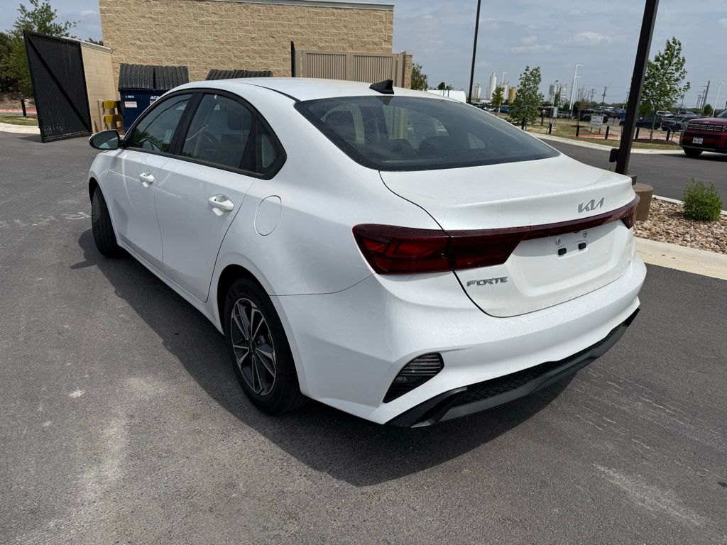 Thumbnail: 2023 Kia Forte - 6