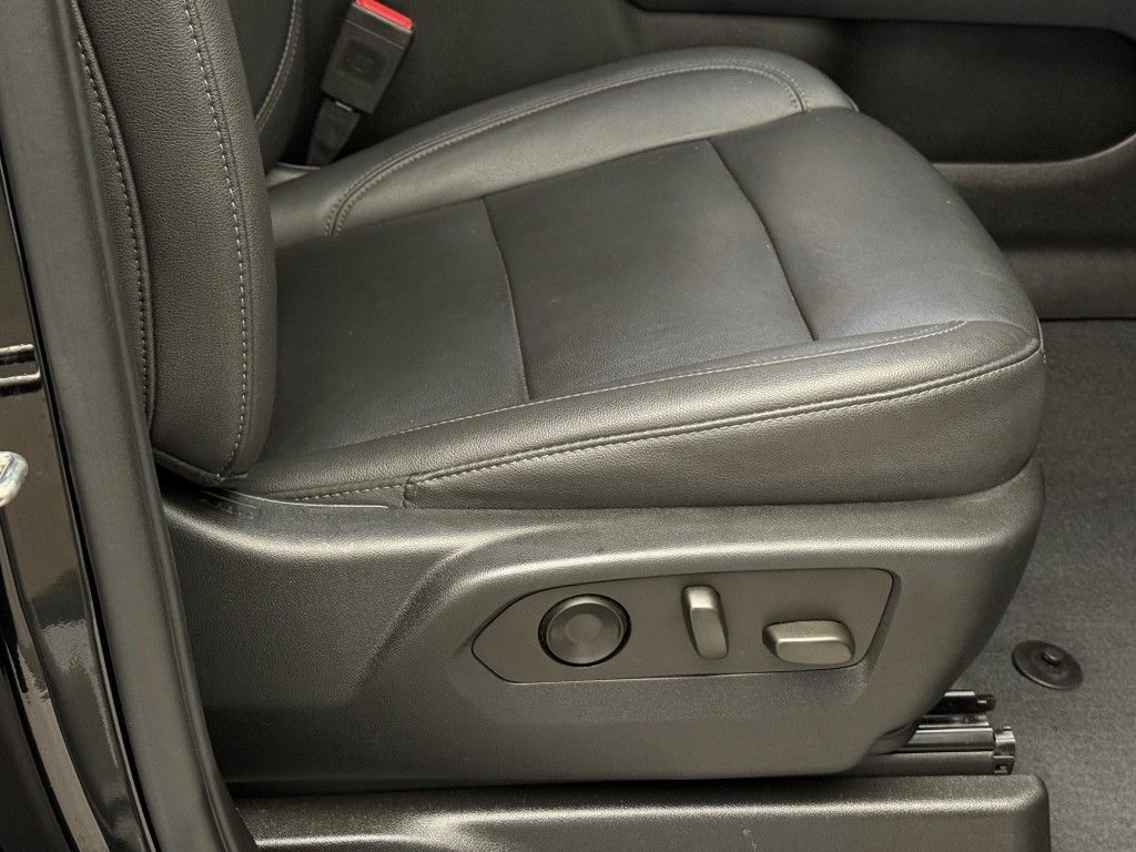 Thumbnail: 2022 Chevrolet Tahoe - 18