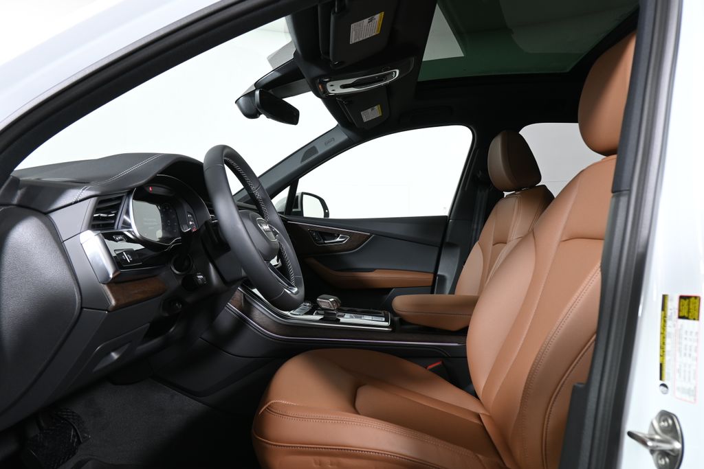 Thumbnail: 2026 Audi Q7 - 3