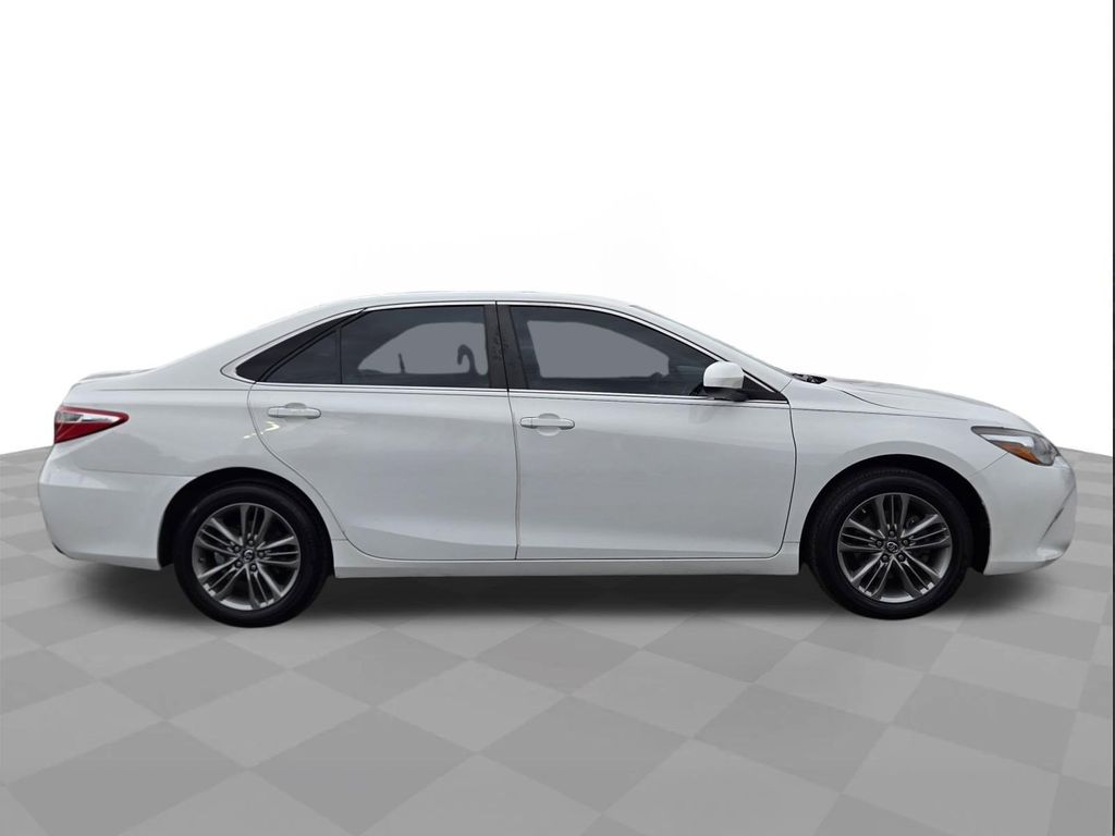 2017 Toyota Camry SE White at Emmons Autoplex