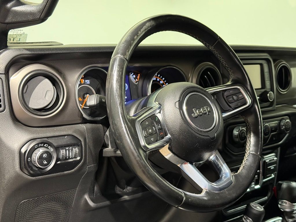 Thumbnail: 2020 Jeep Gladiator - 16