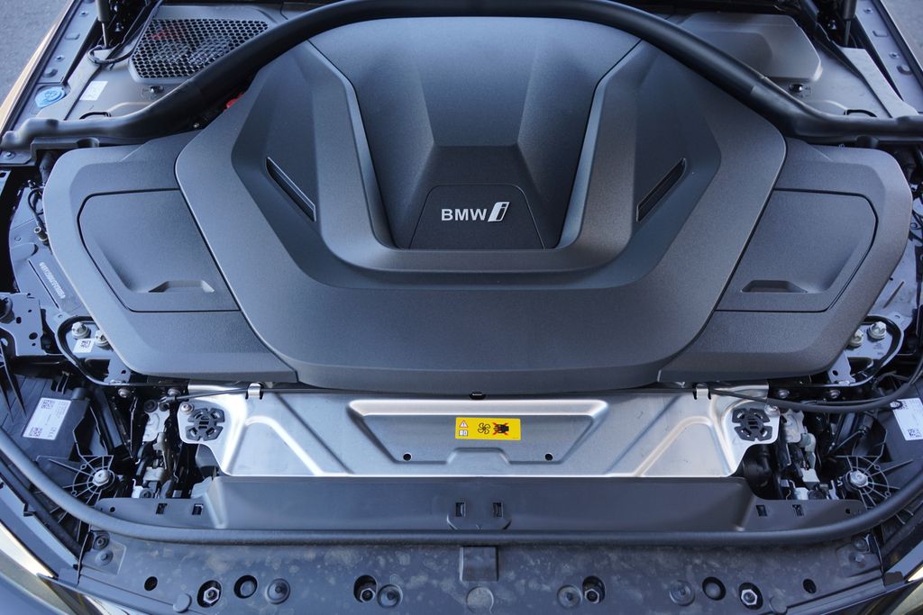 2025 BMW i4 eDrive40 21