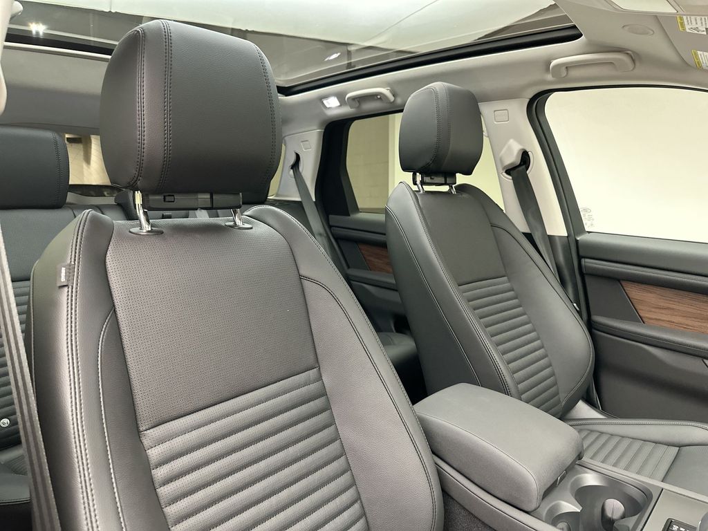 2024 Land Rover Discovery Sport S 11