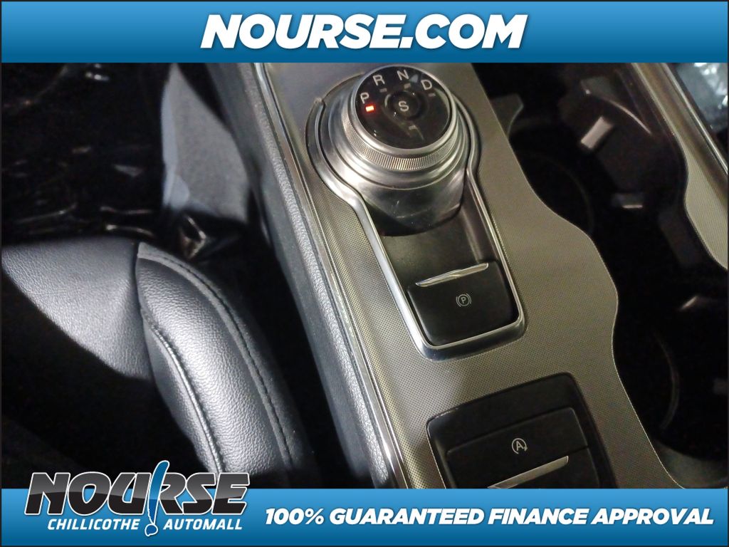 2022 Ford Edge Titanium photo