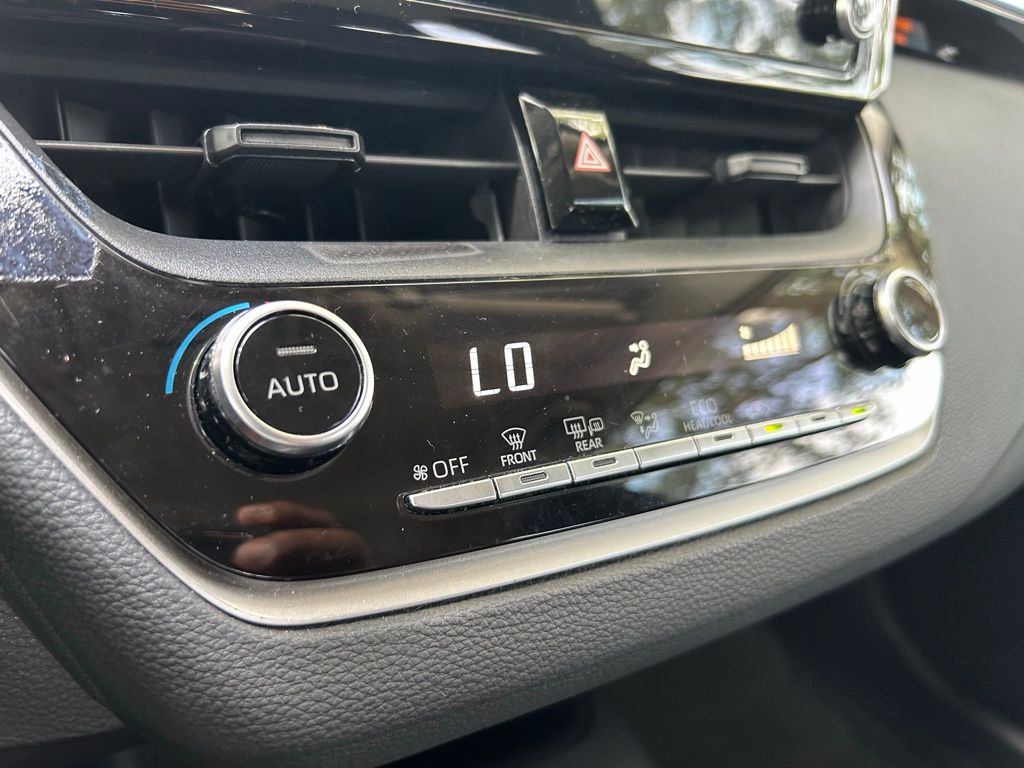 2020 Toyota Corolla LE 19