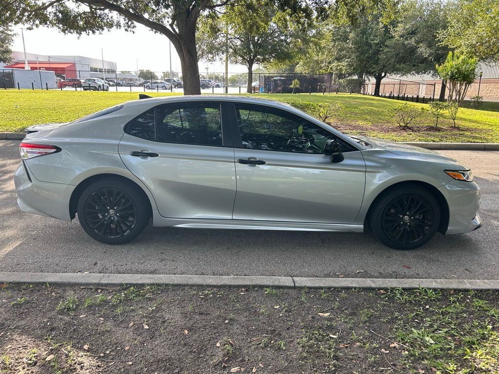 2020 Toyota Camry SE 6