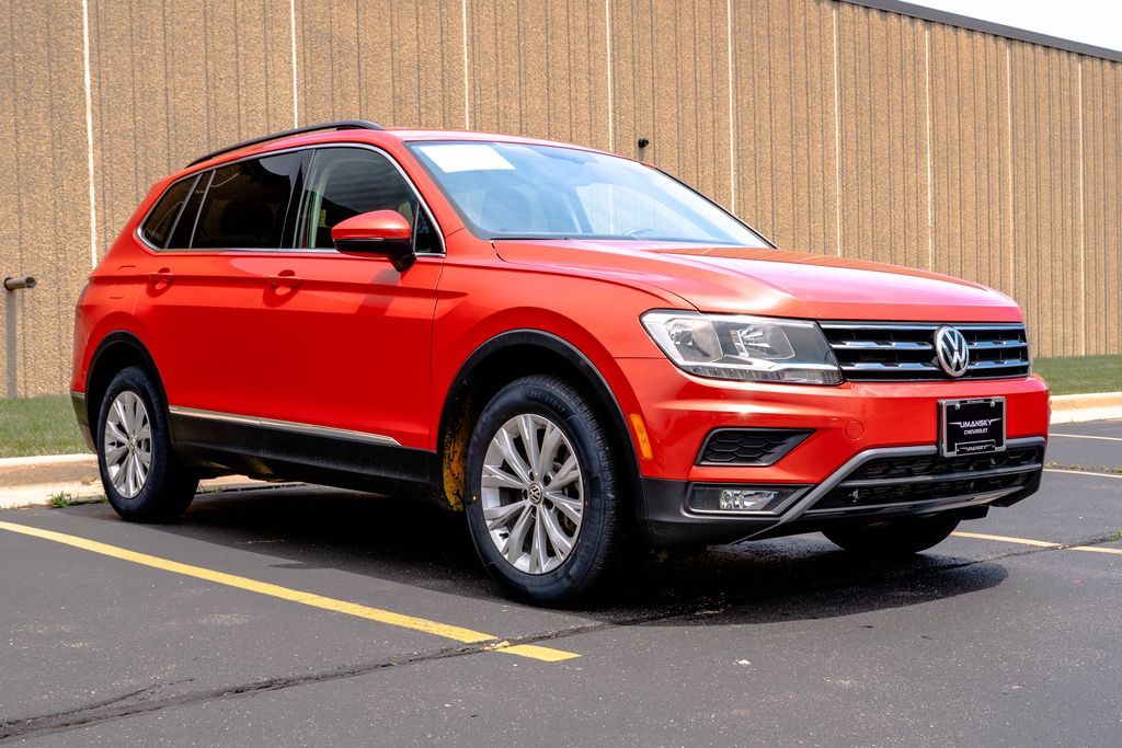Certified 2018 Volkswagen Tiguan SE with VIN 3VV2B7AX9JM001252 for sale in Glendale, WI