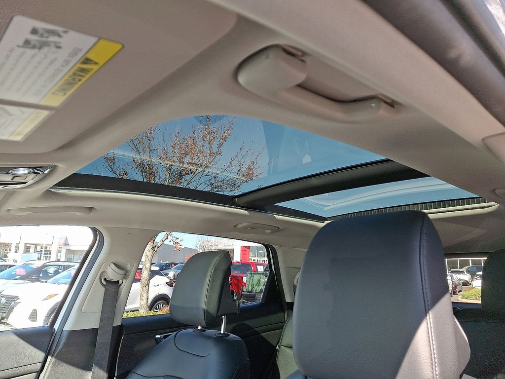 Thumbnail: 2023 Kia Sportage - 16