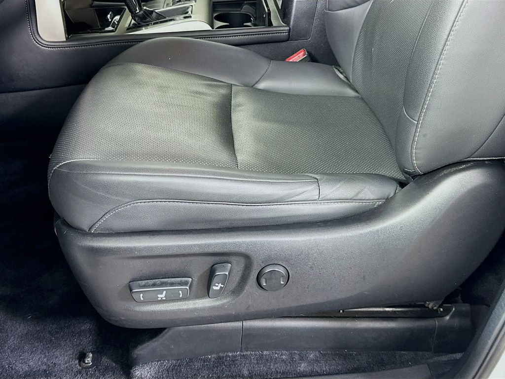 Thumbnail: 2014 Lexus GX - 19