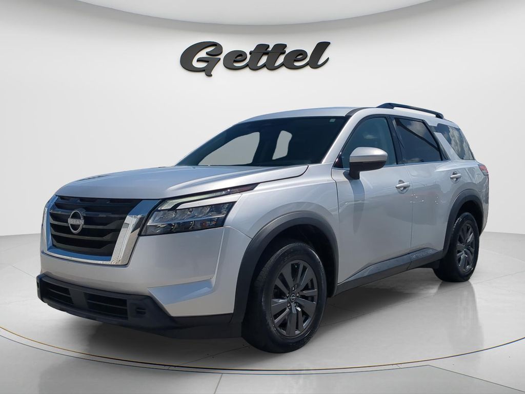 2022 Nissan Pathfinder SV