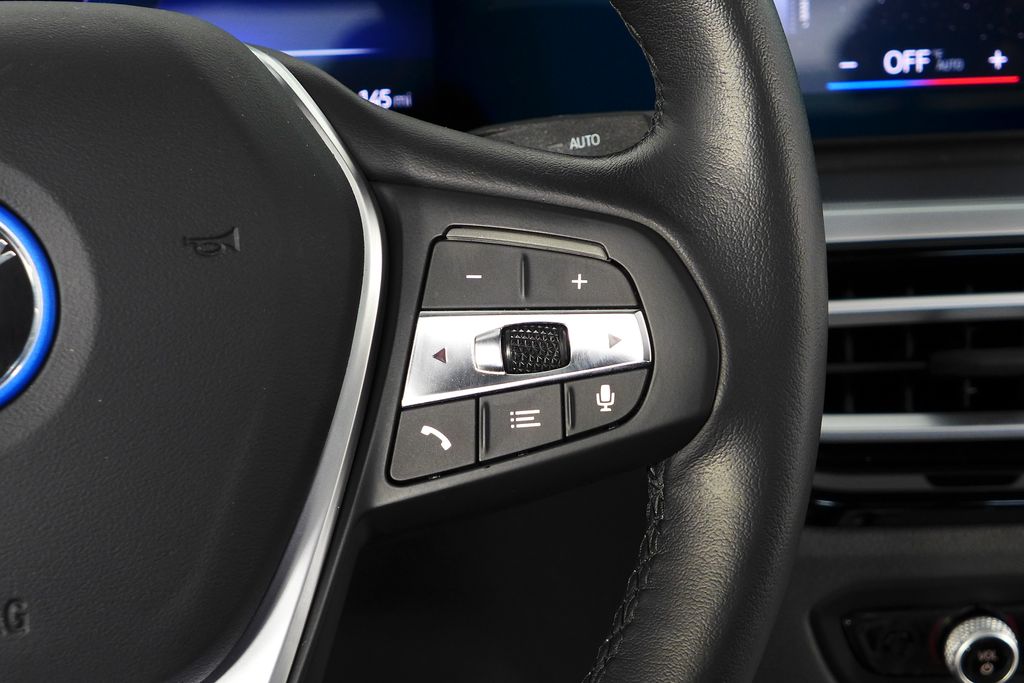 Thumbnail: 2023 BMW i4 - 29