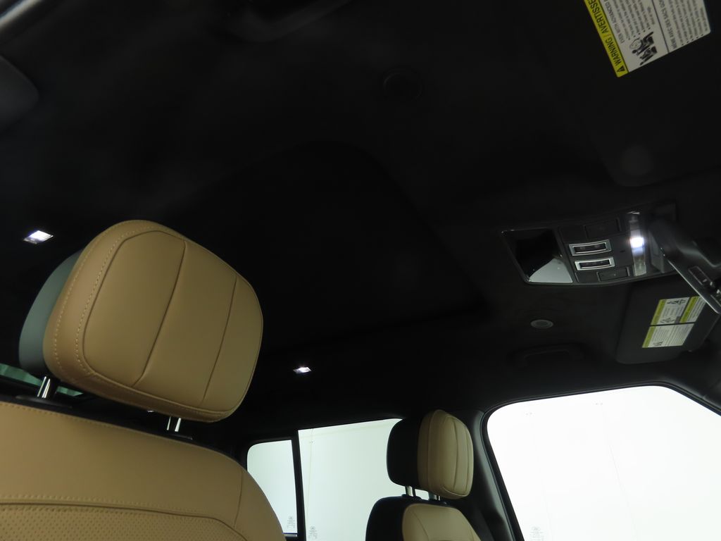 Thumbnail: 2025 Land Rover Defender - 20