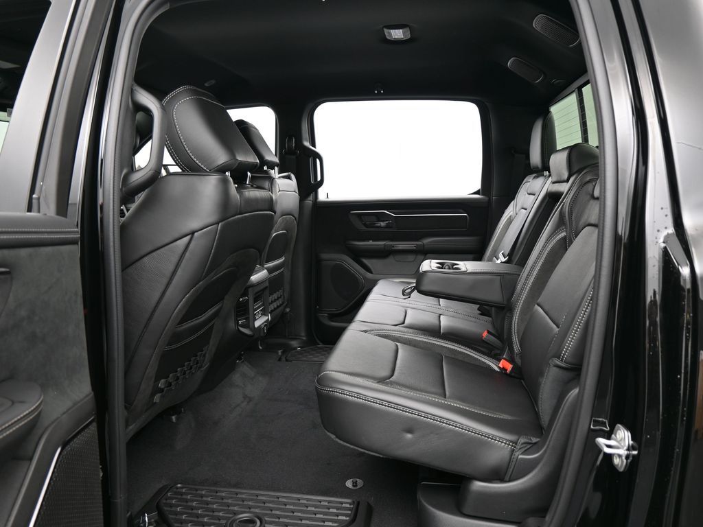 New 2026 Diamond Black Crystal Pearlcoat Ram RHO image 26