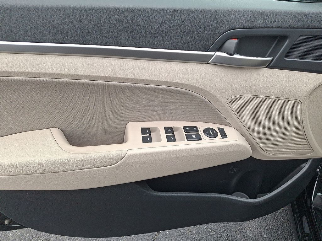 Thumbnail: 2020 Hyundai Elantra - 13