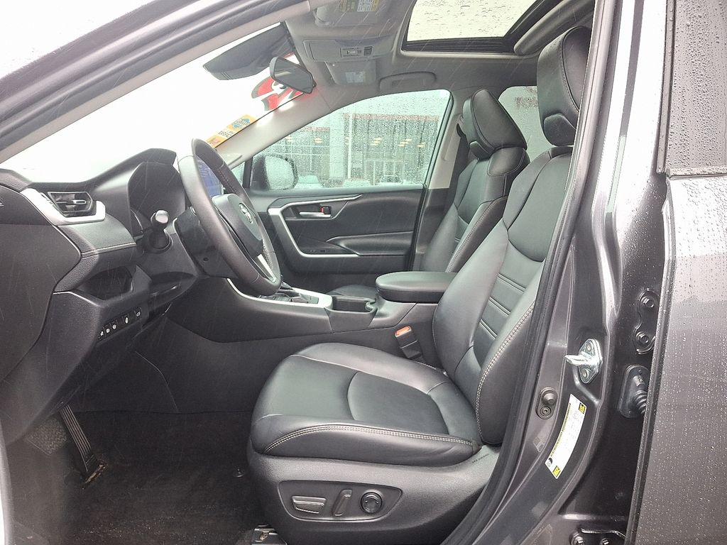 Thumbnail: 2023 Toyota RAV4 - 14