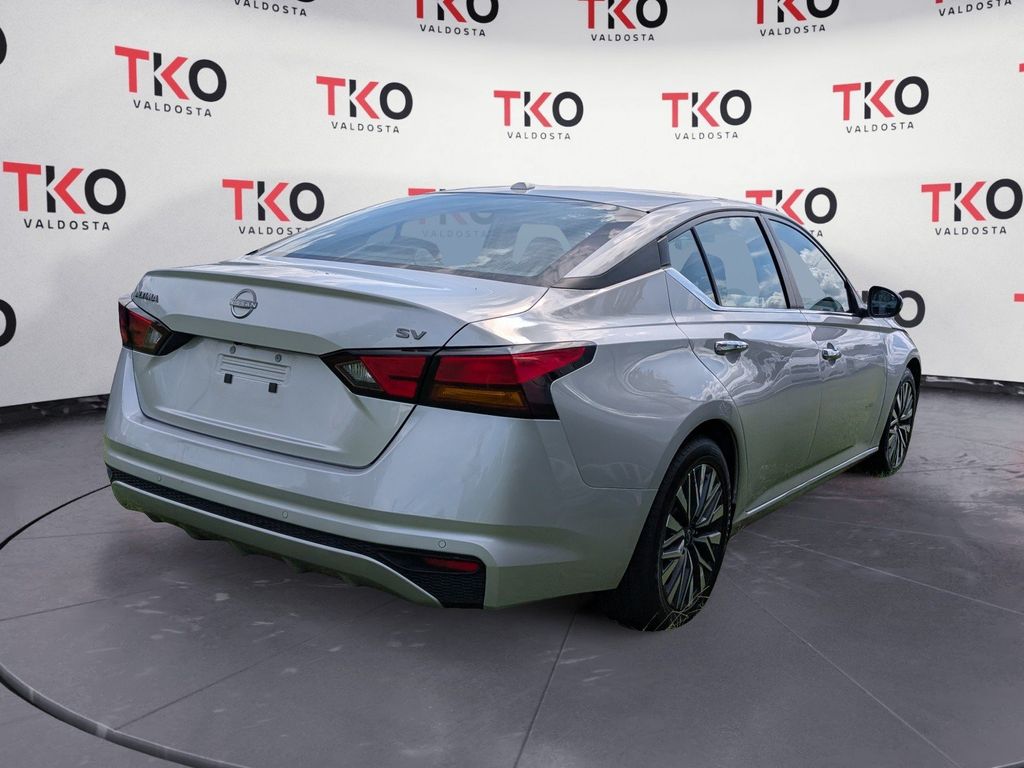 Used 2024 Nissan Altima Sedan