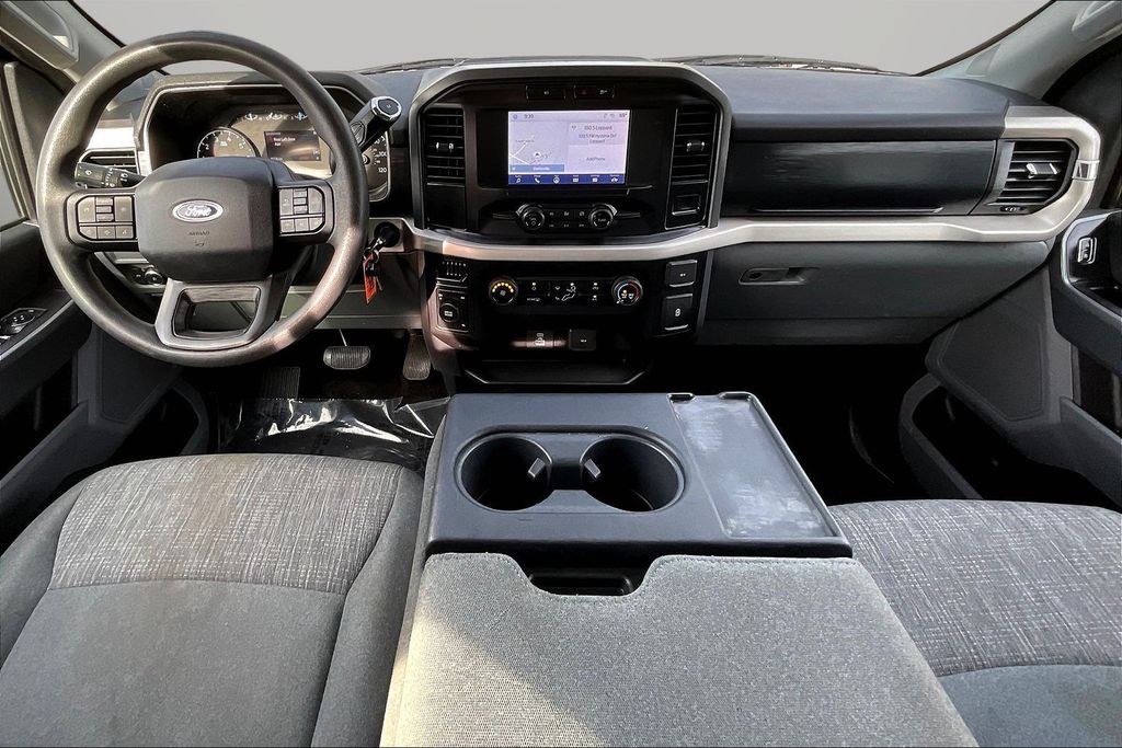 View vehicle photo 7