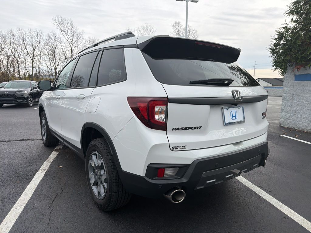 Thumbnail: 2023 Honda Passport - 3